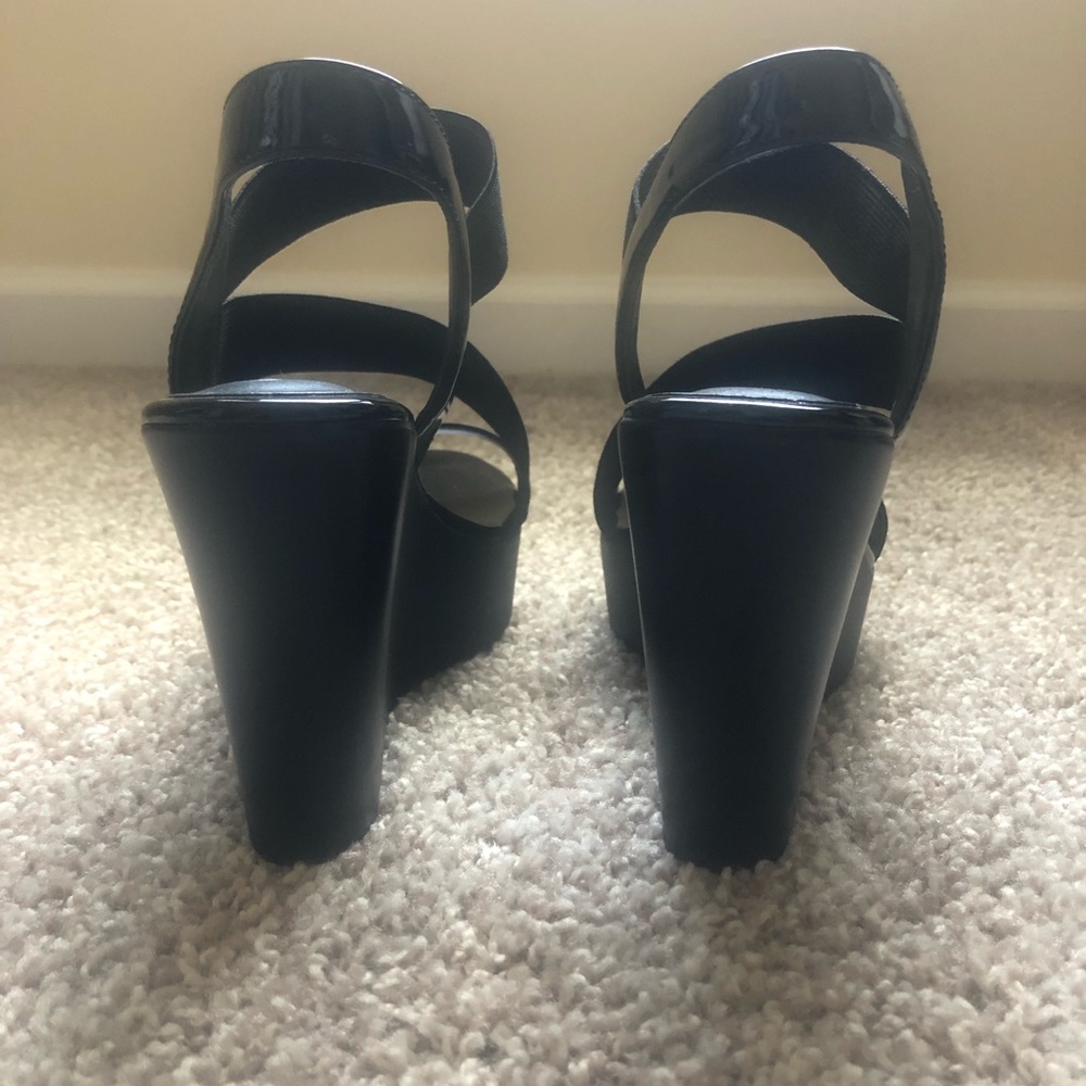 Shoes - Picture 2 of 4